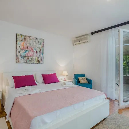 Nada Apartament *