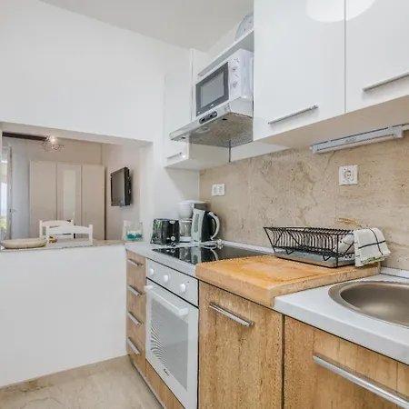 Apartament Nada *